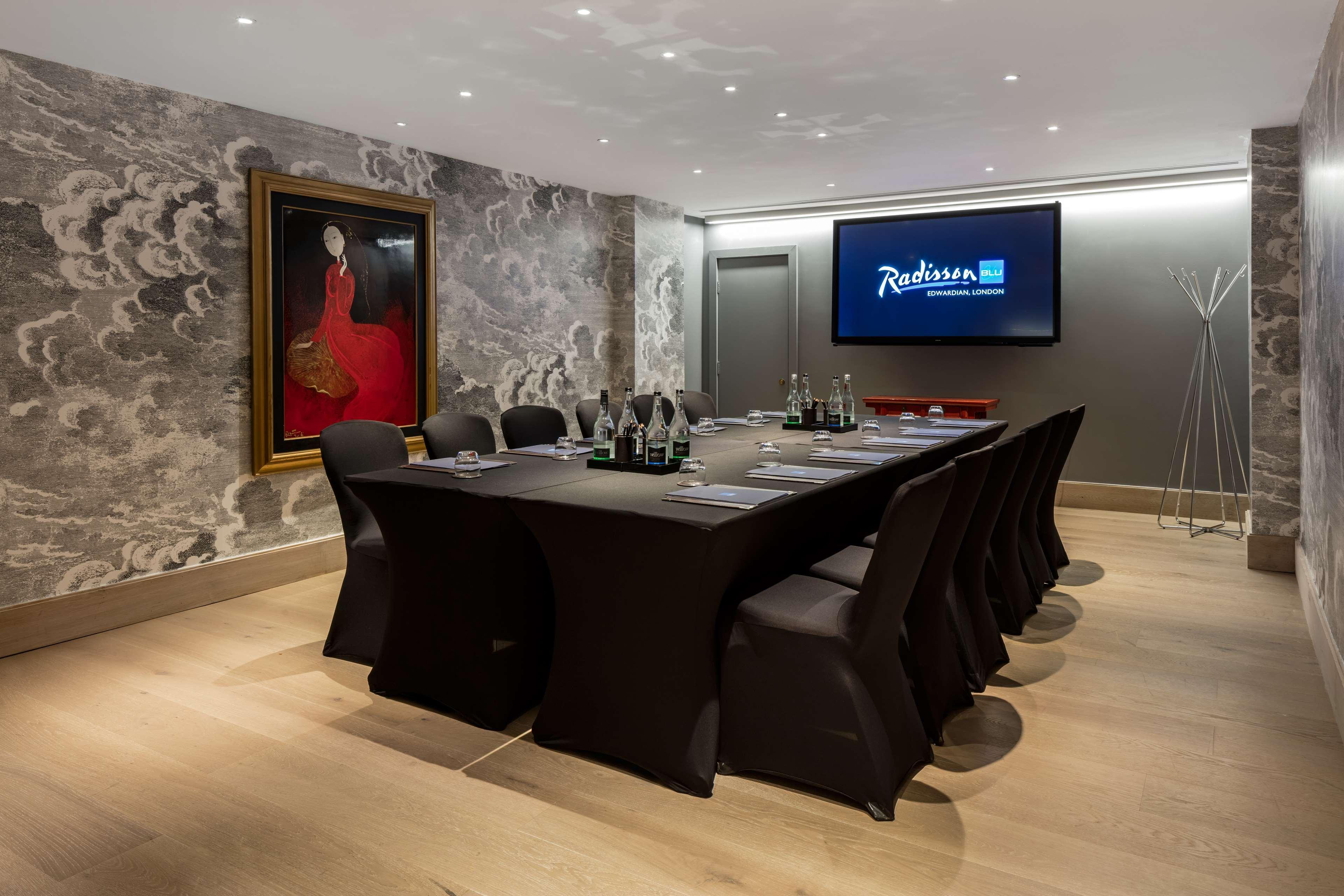 Radisson Blu Hotel, London Leicester Square - Formerly Hampshire 외부 사진